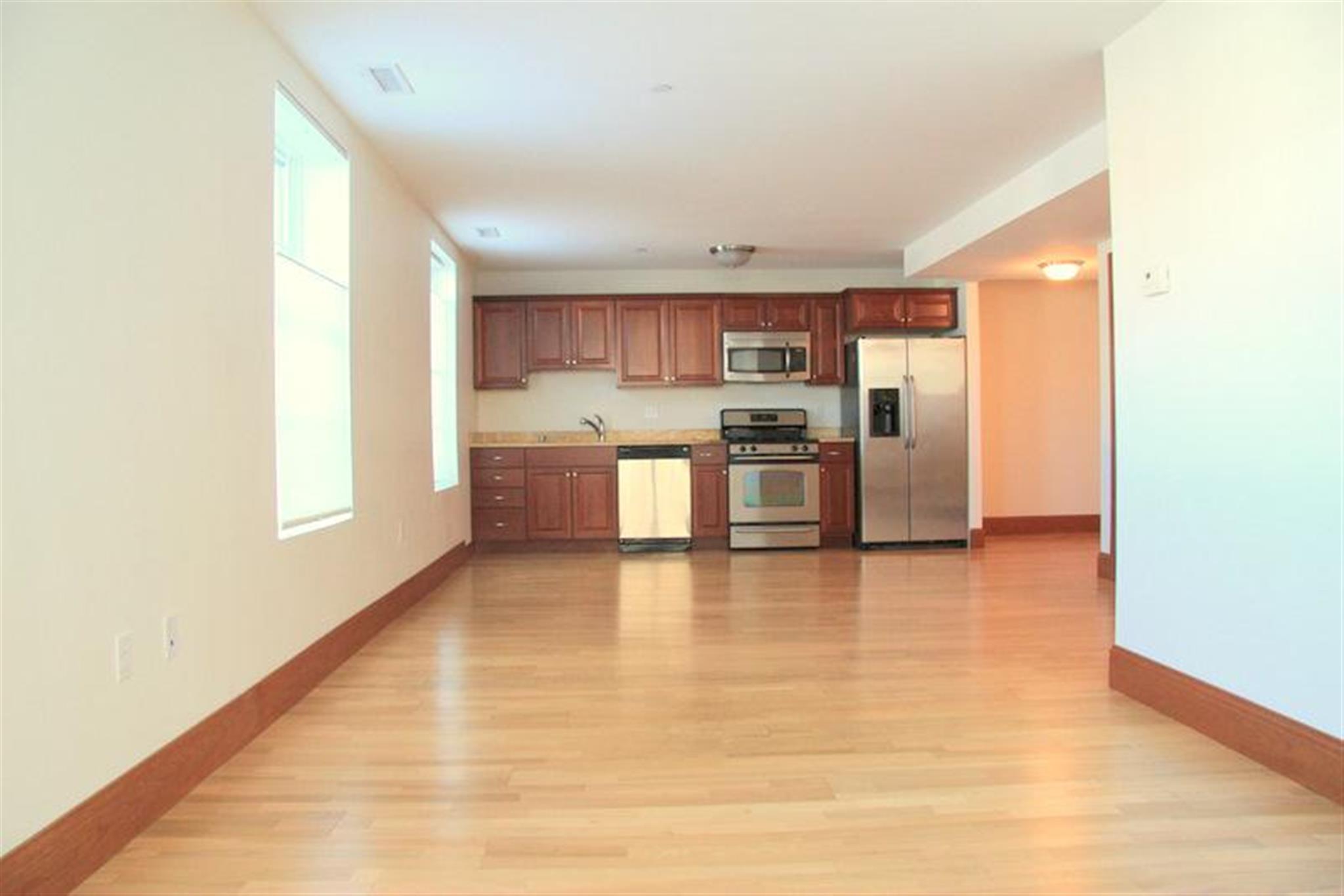 2440 Massachusetts Ave, North Cambridge