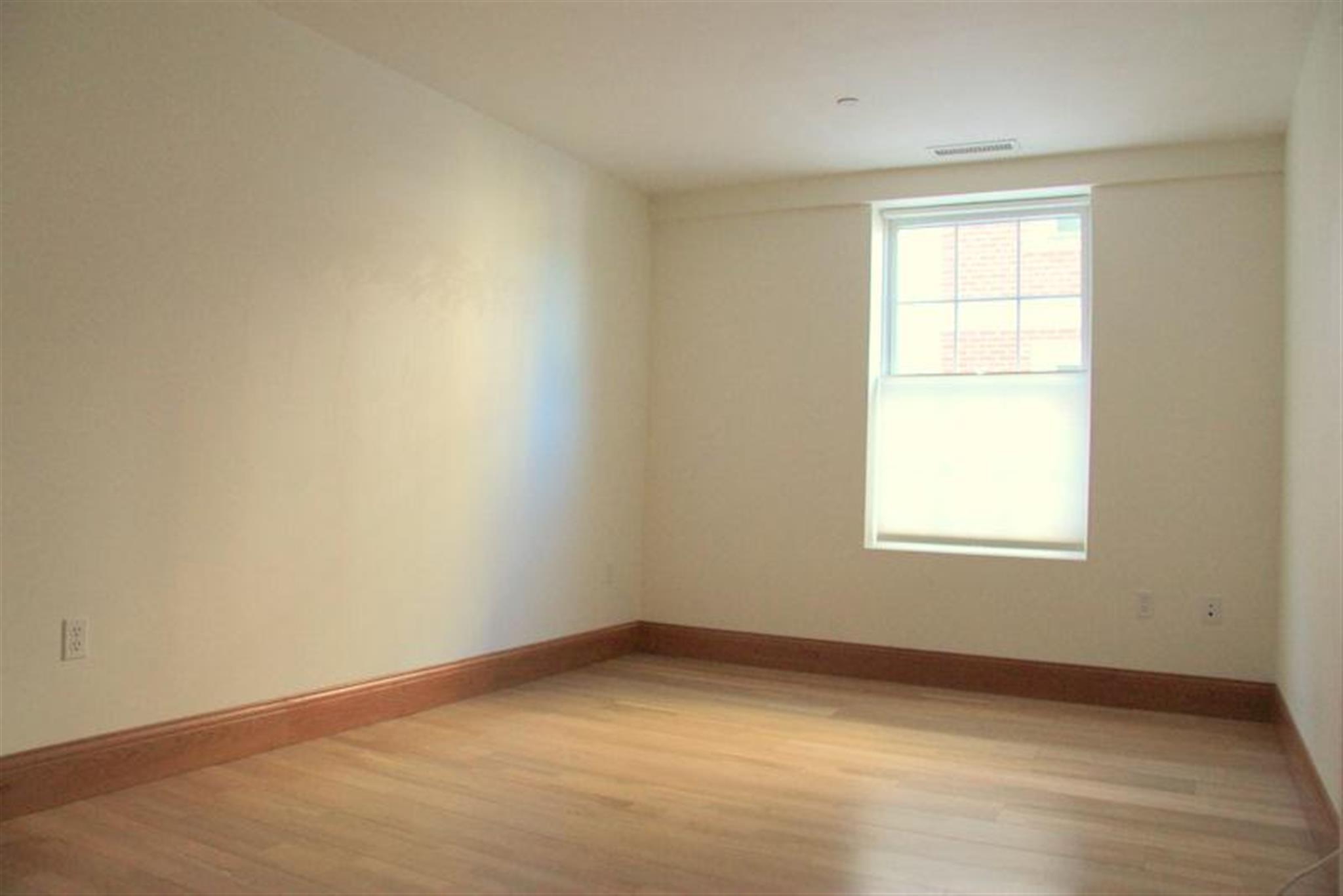 2440 Massachusetts Ave, North Cambridge