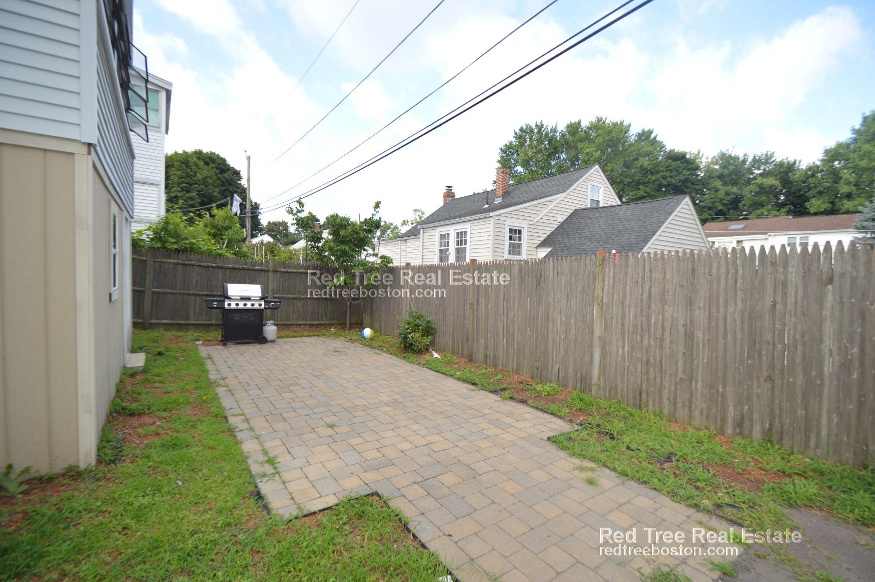 894 Fellsway, Medford