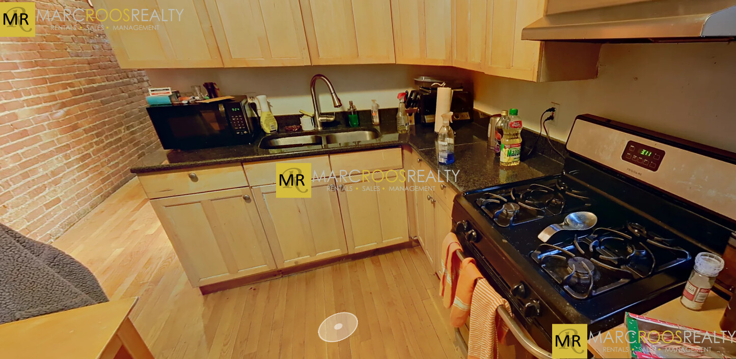 78 Hammond St, Roxbury