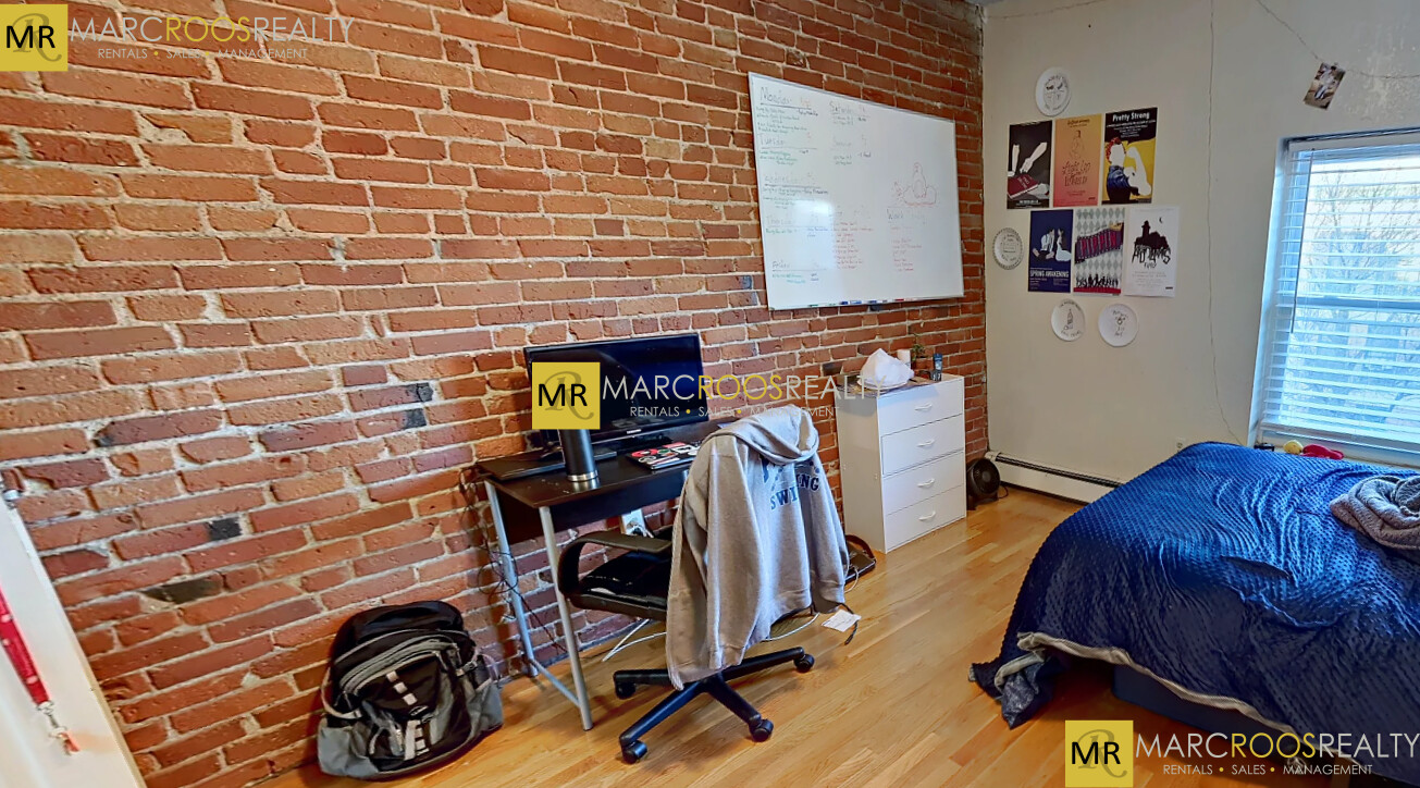 78 Hammond St, Roxbury