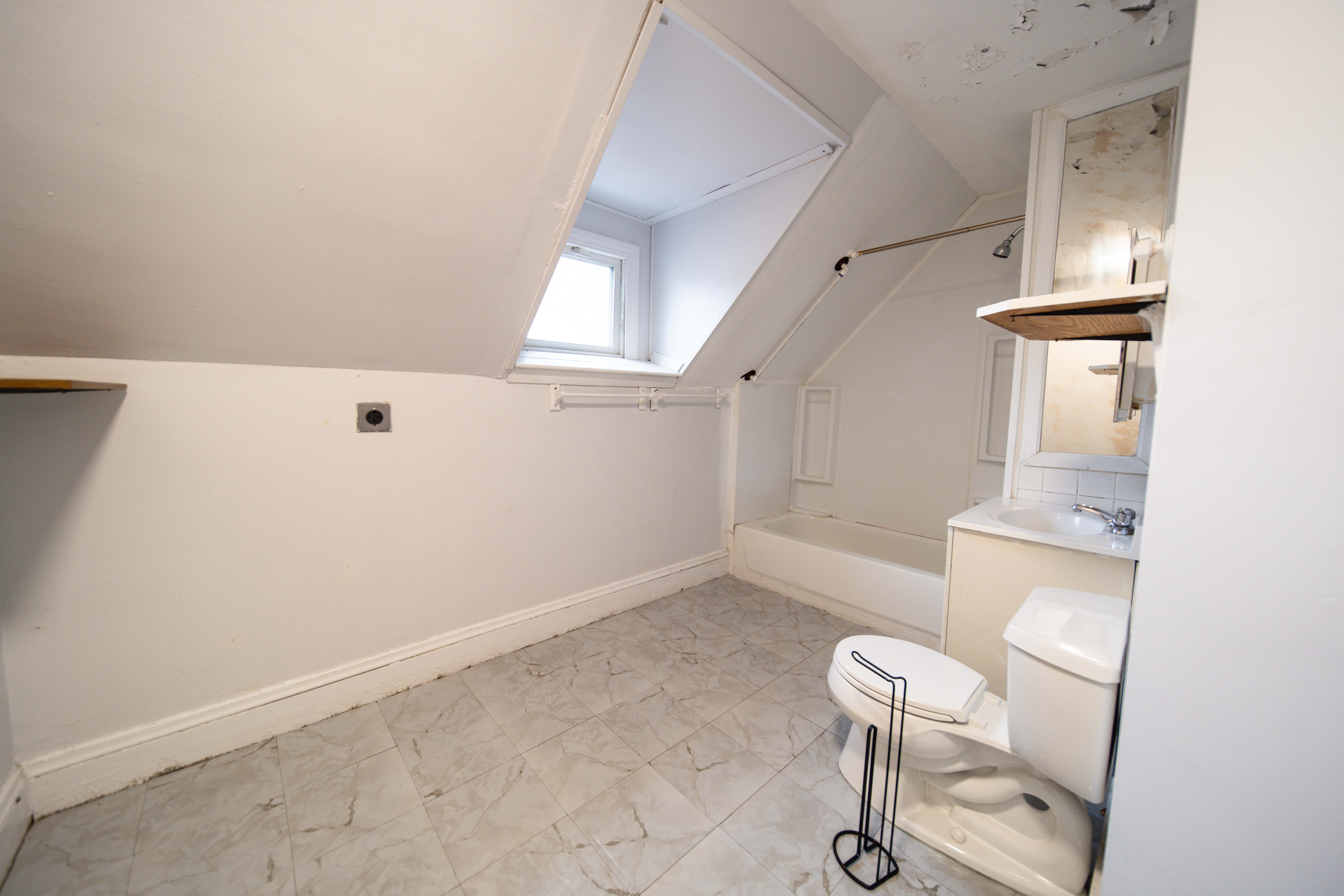 8 Dennison St, Roxbury