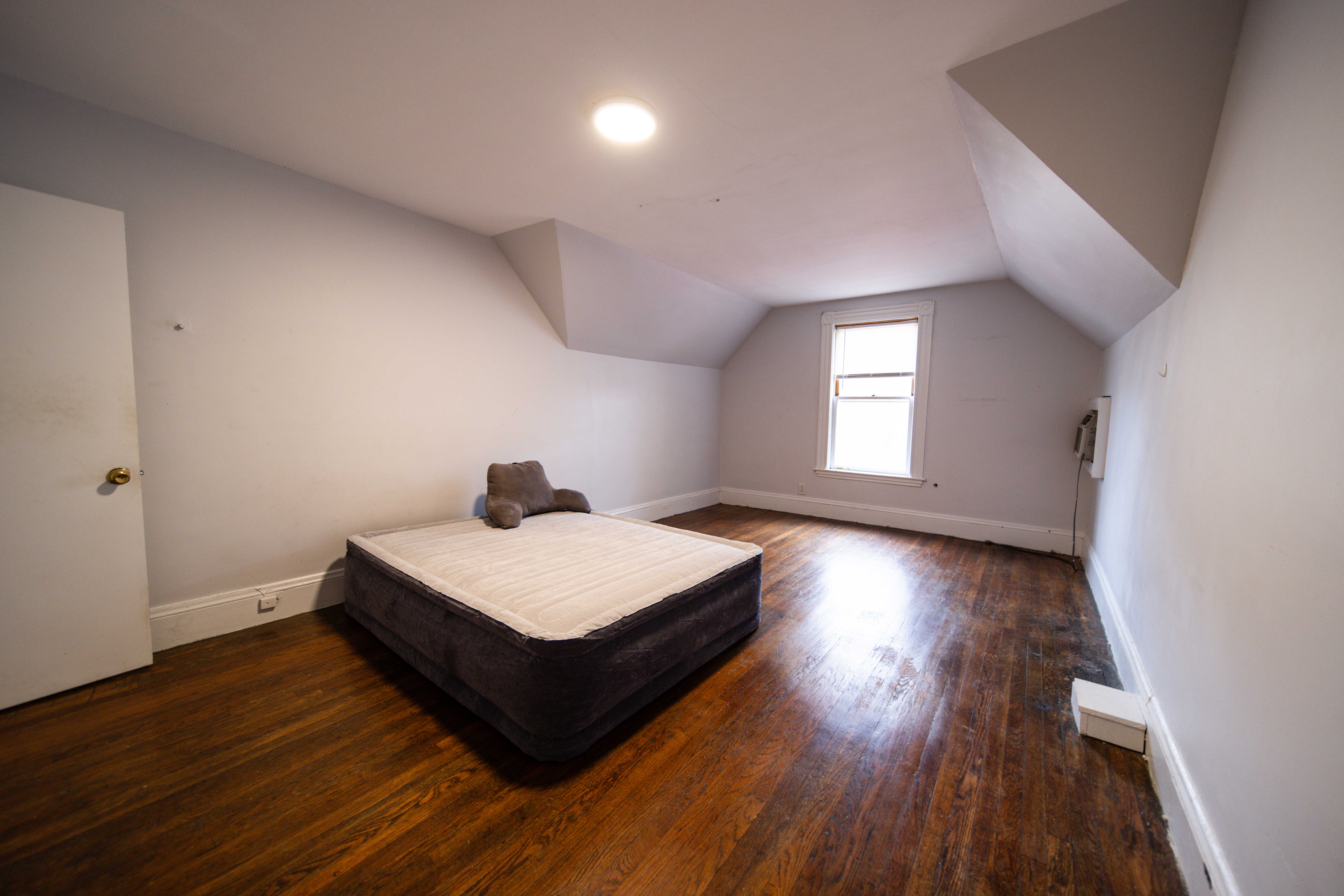 8 Dennison St, Roxbury