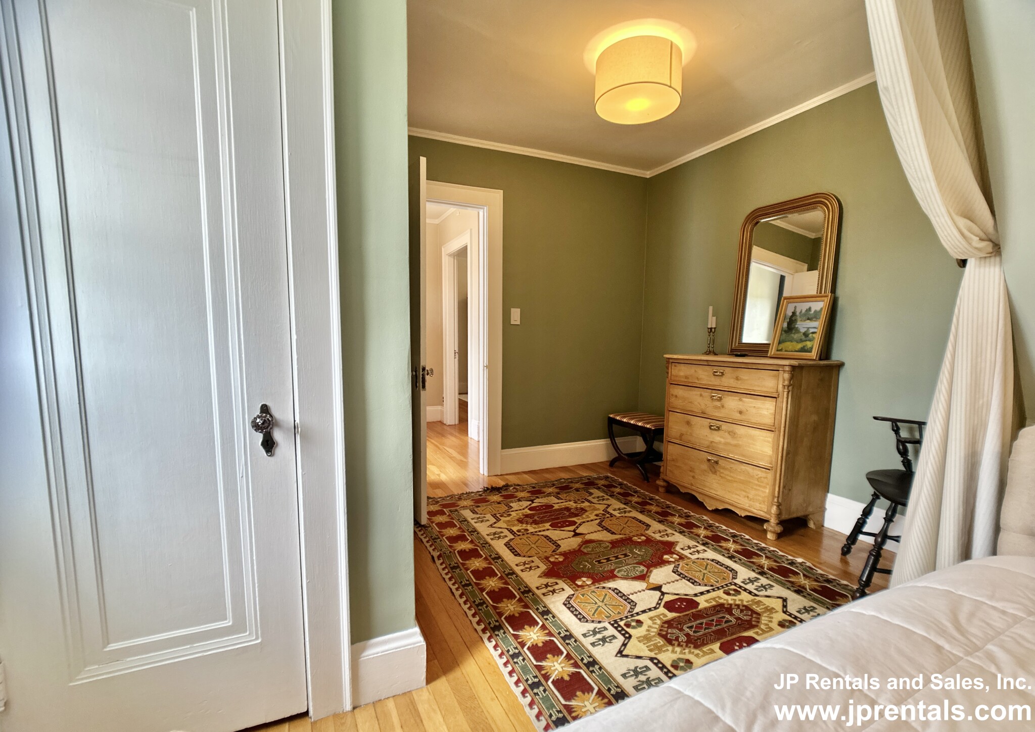 451 Poplar St, Roslindale