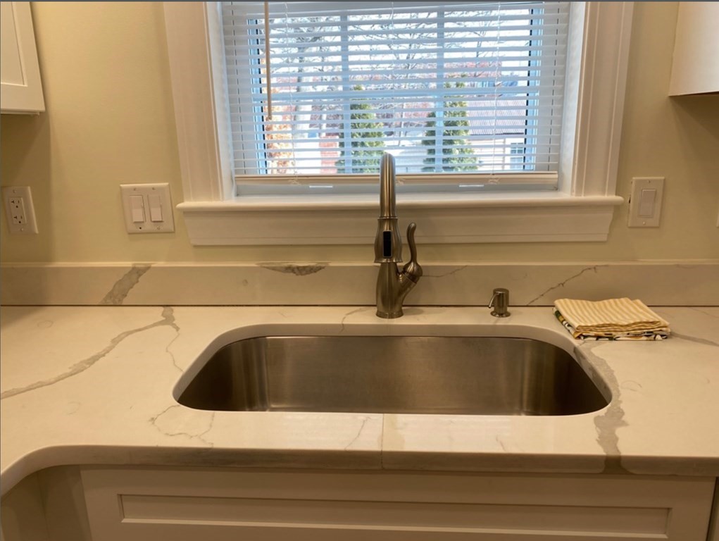 16 Walnut St, Tufts University