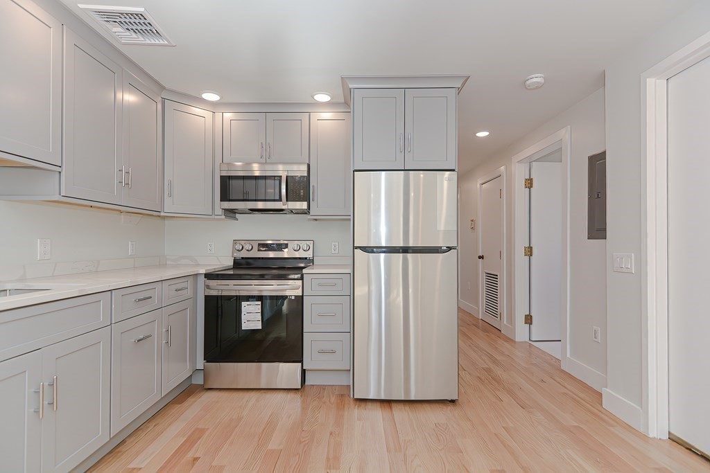 1674 Beacon St, Coolidge Corner