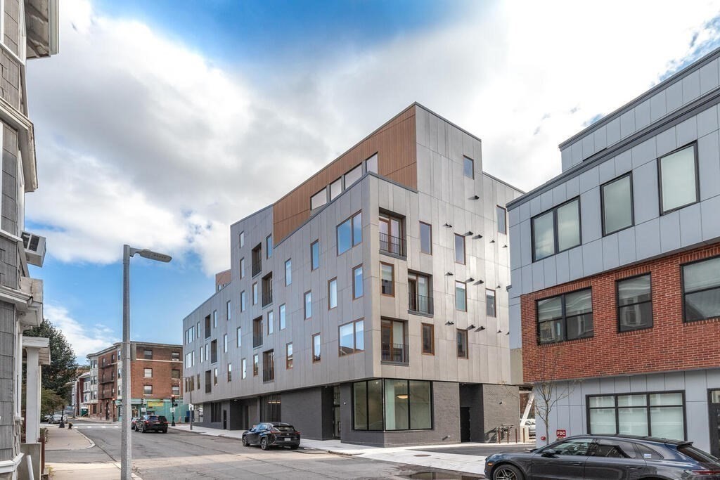 211 Green St, Jamaica Plain