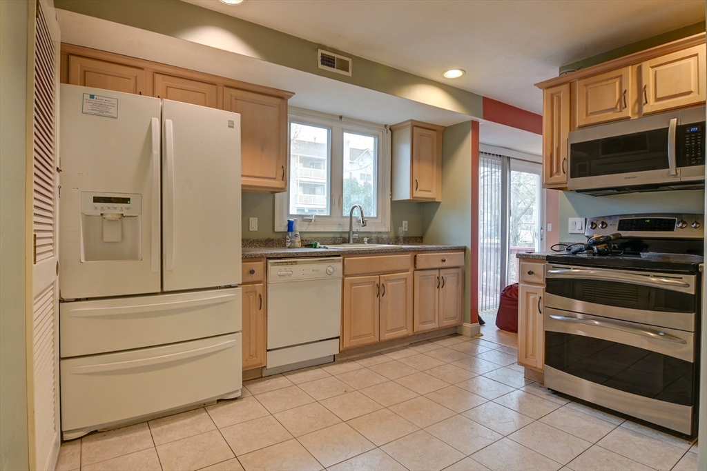 31 Westford St, Quincy