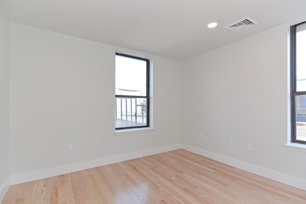 1674 Beacon St, Coolidge Corner