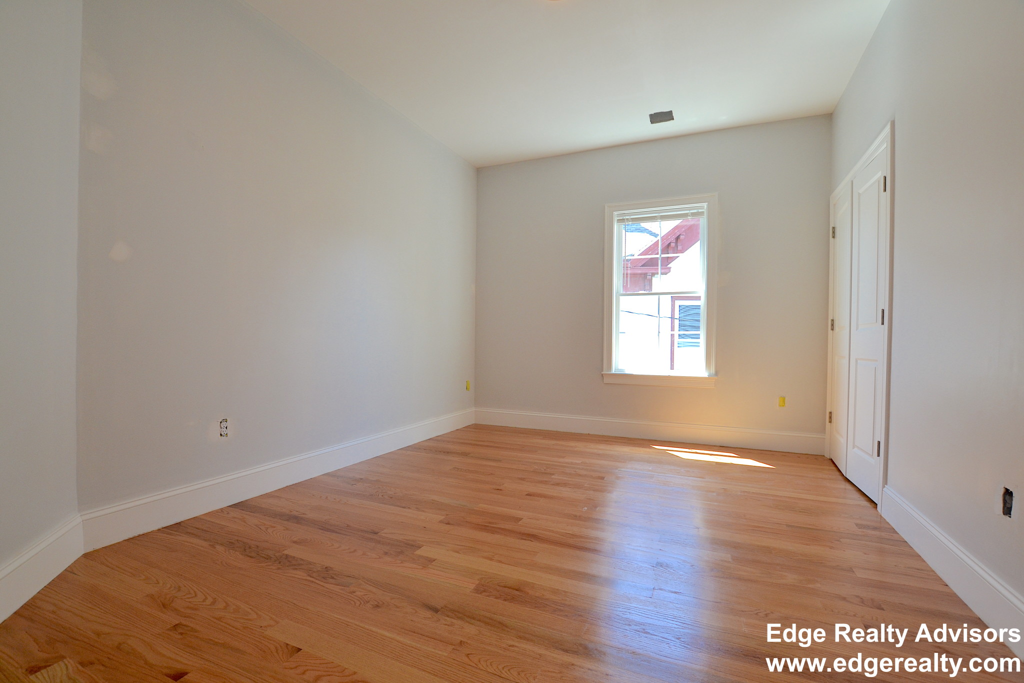 8 Islington St, Allston