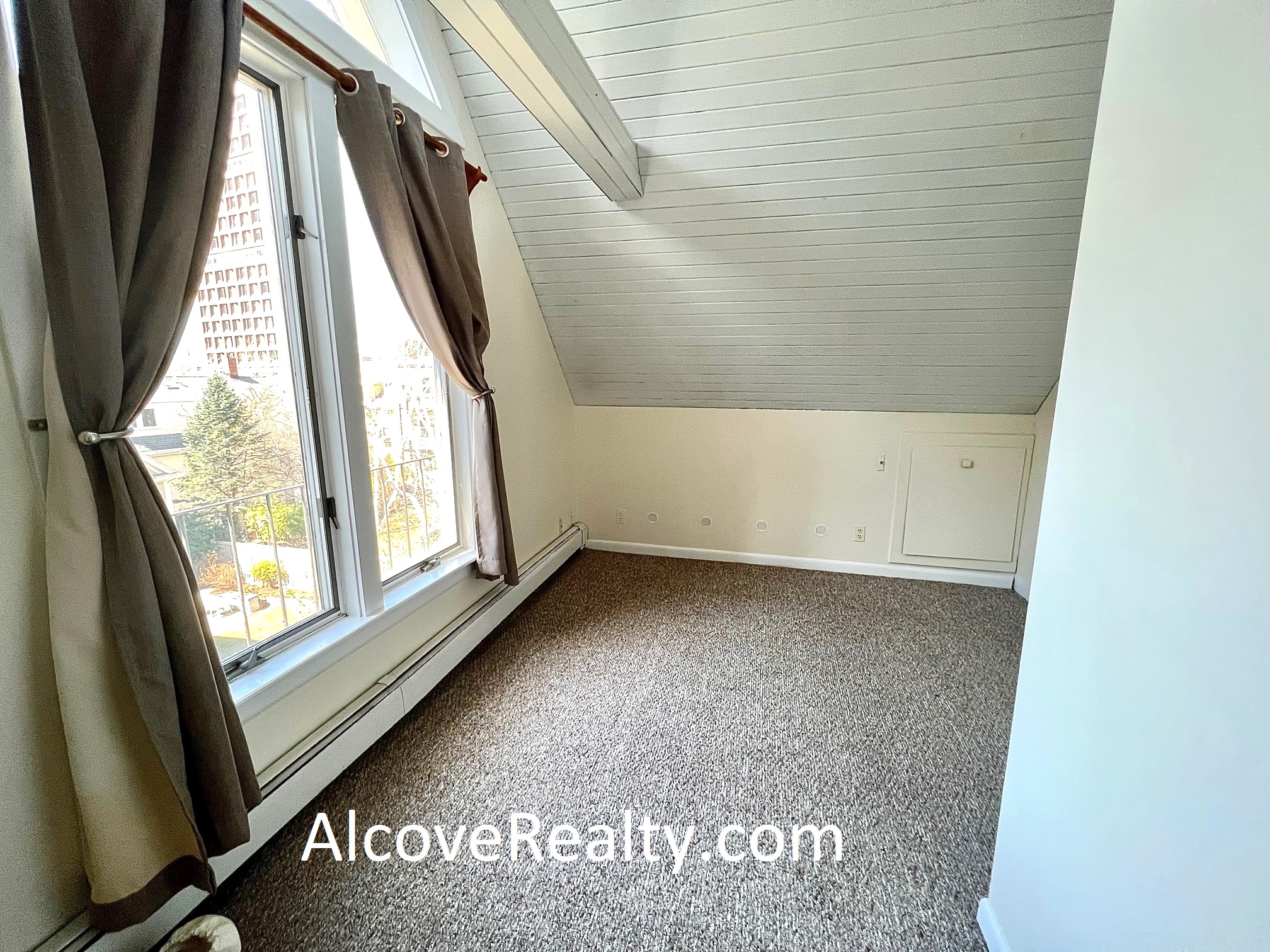 2 Walker Ct, Harvard Square