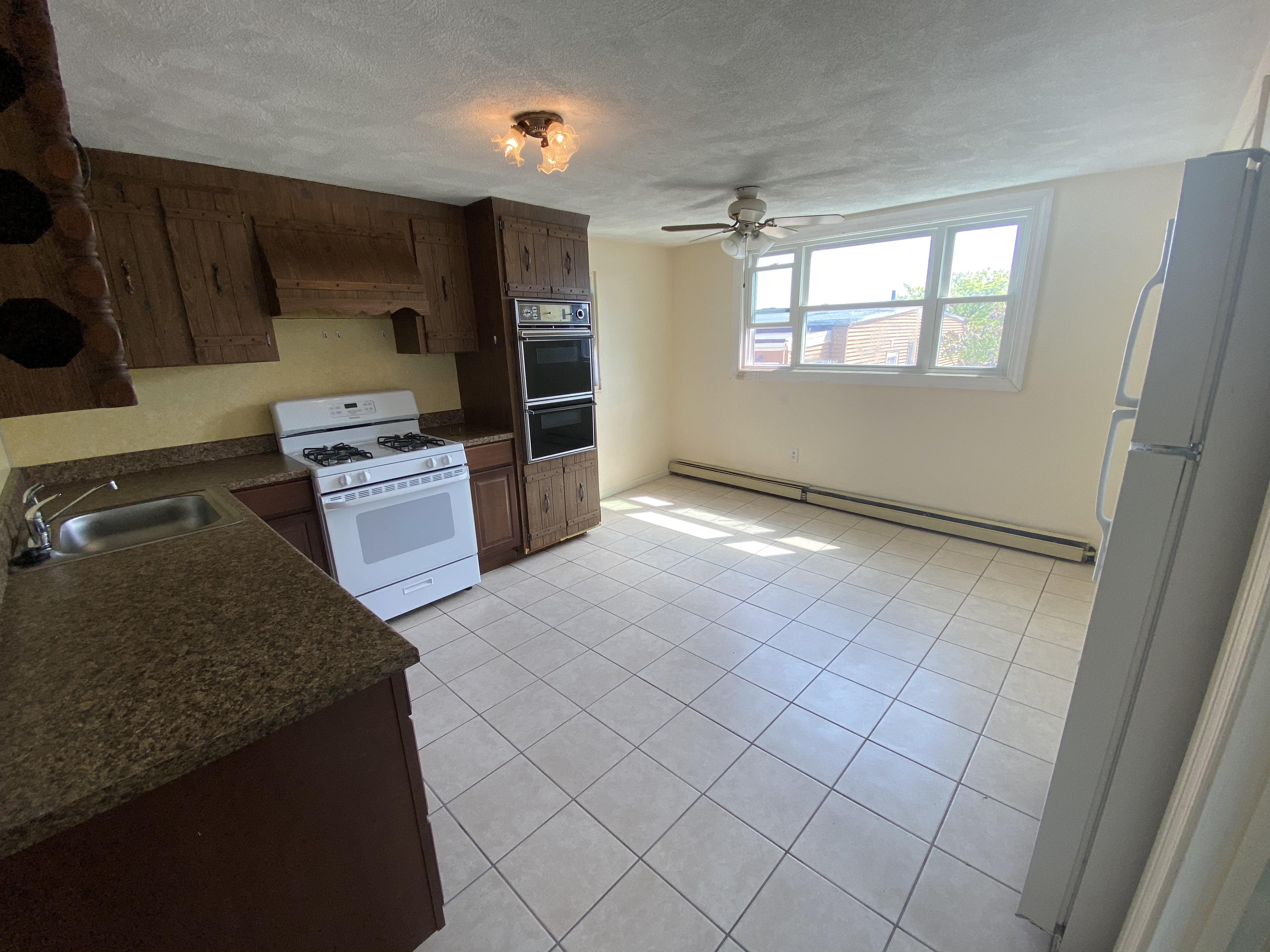 477 Sumner St, East Boston