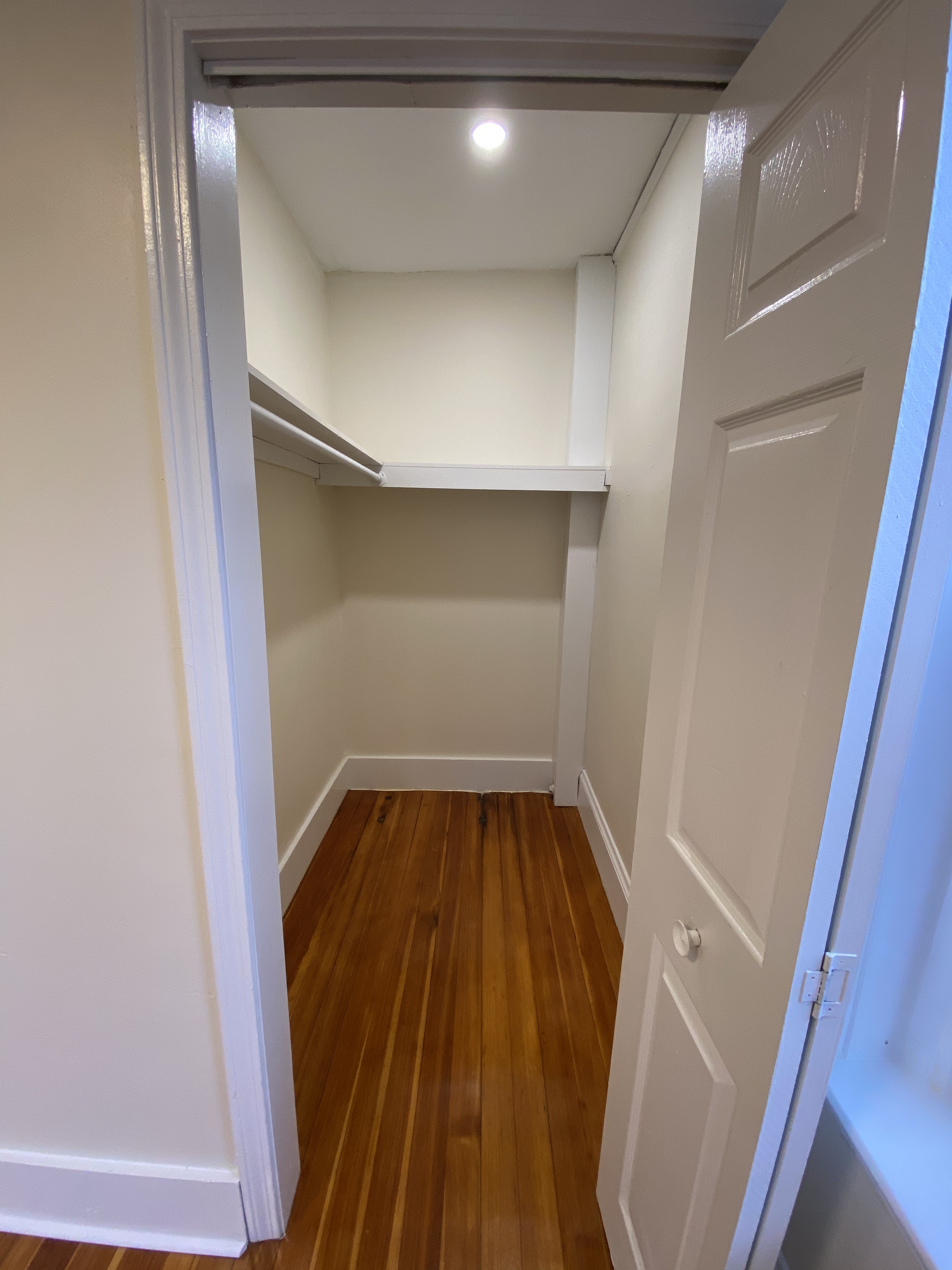 6 Barrows St, Allston