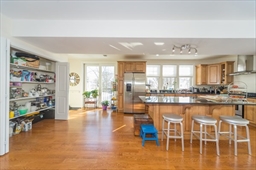 51 Winslow Rd, North Brookline