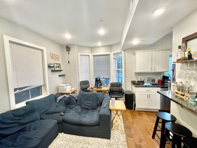 18 Atlantic St, South Boston