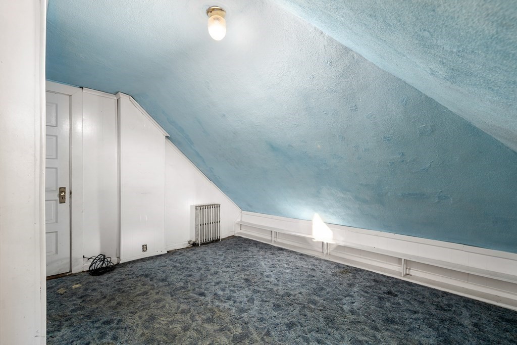 14 Windsor Rd, Medford