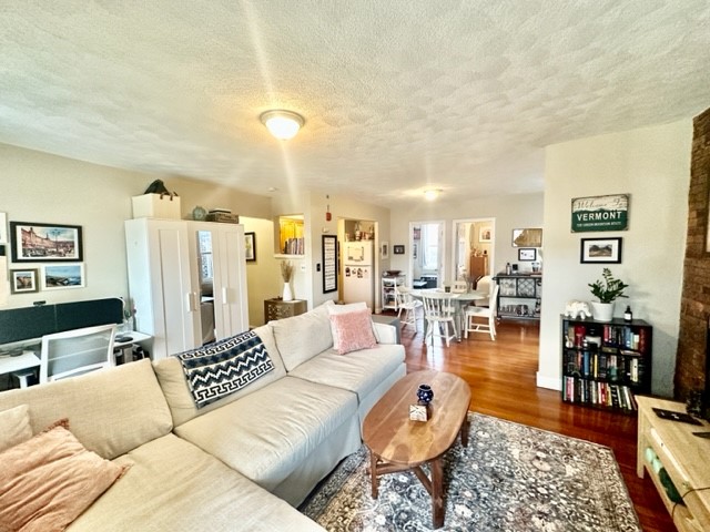 435 Hanover, North End