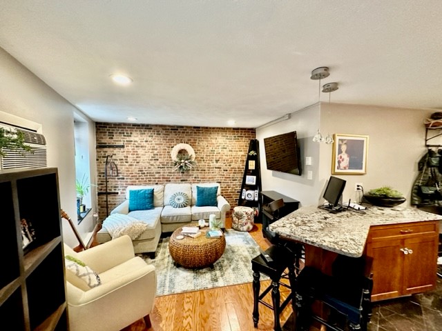 61 Salem St, North End