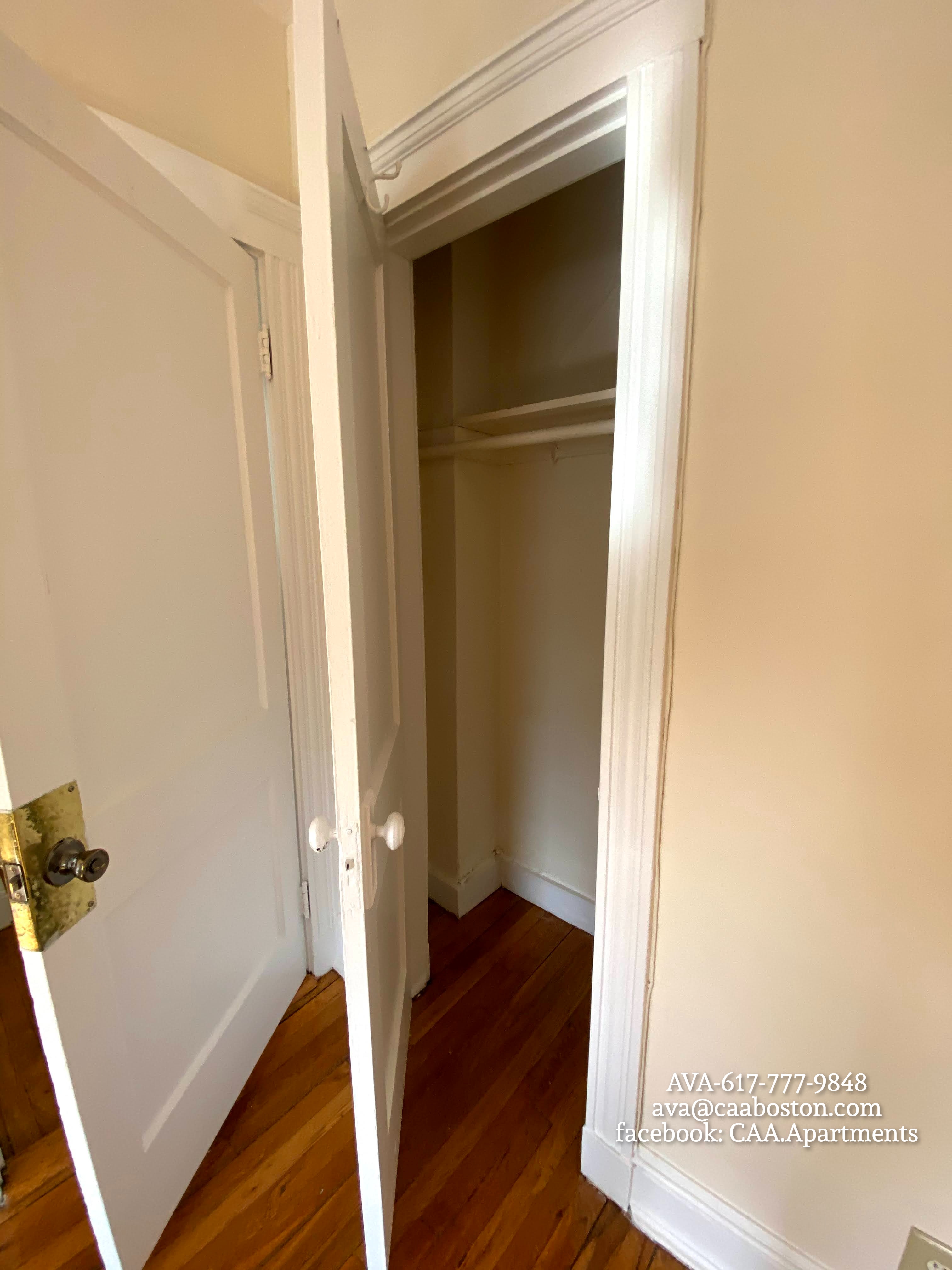 135 Washington St, Brighton