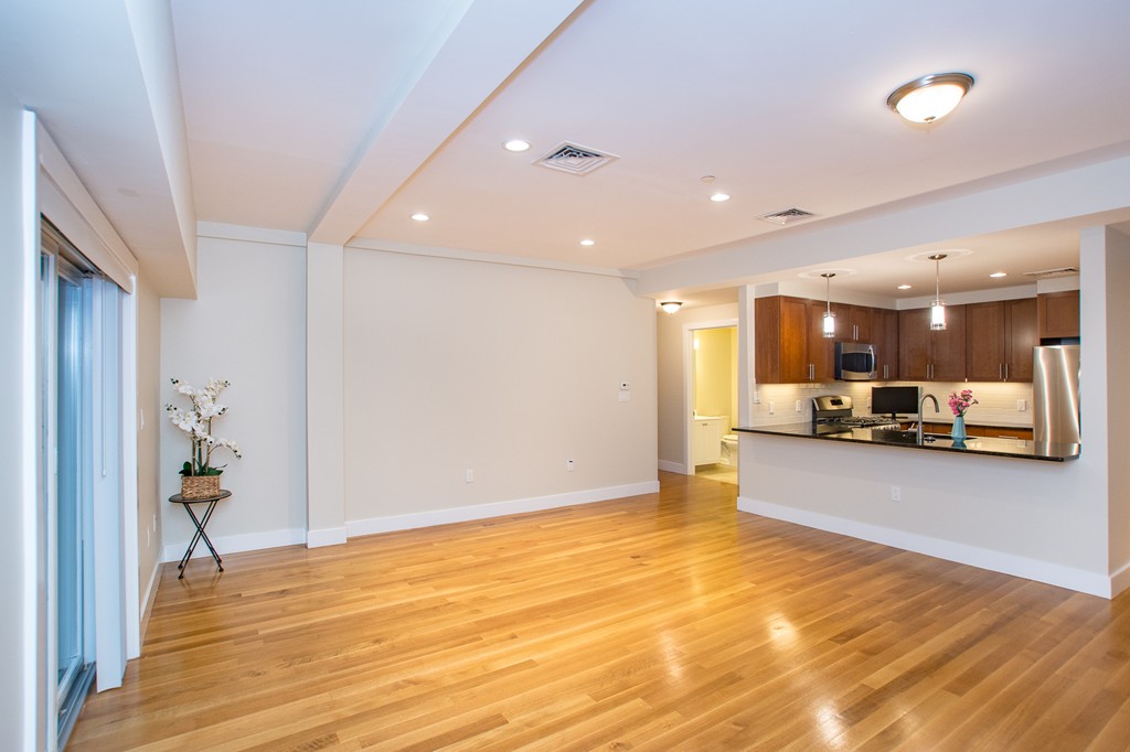 32 Hammond Pond Pkwy ,, Brookline Hills