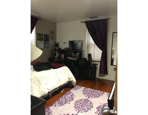 111 Gainsborough St, Fenway