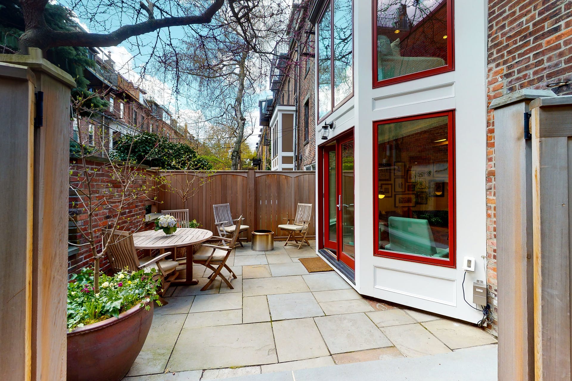 1 Lawrence St, South End