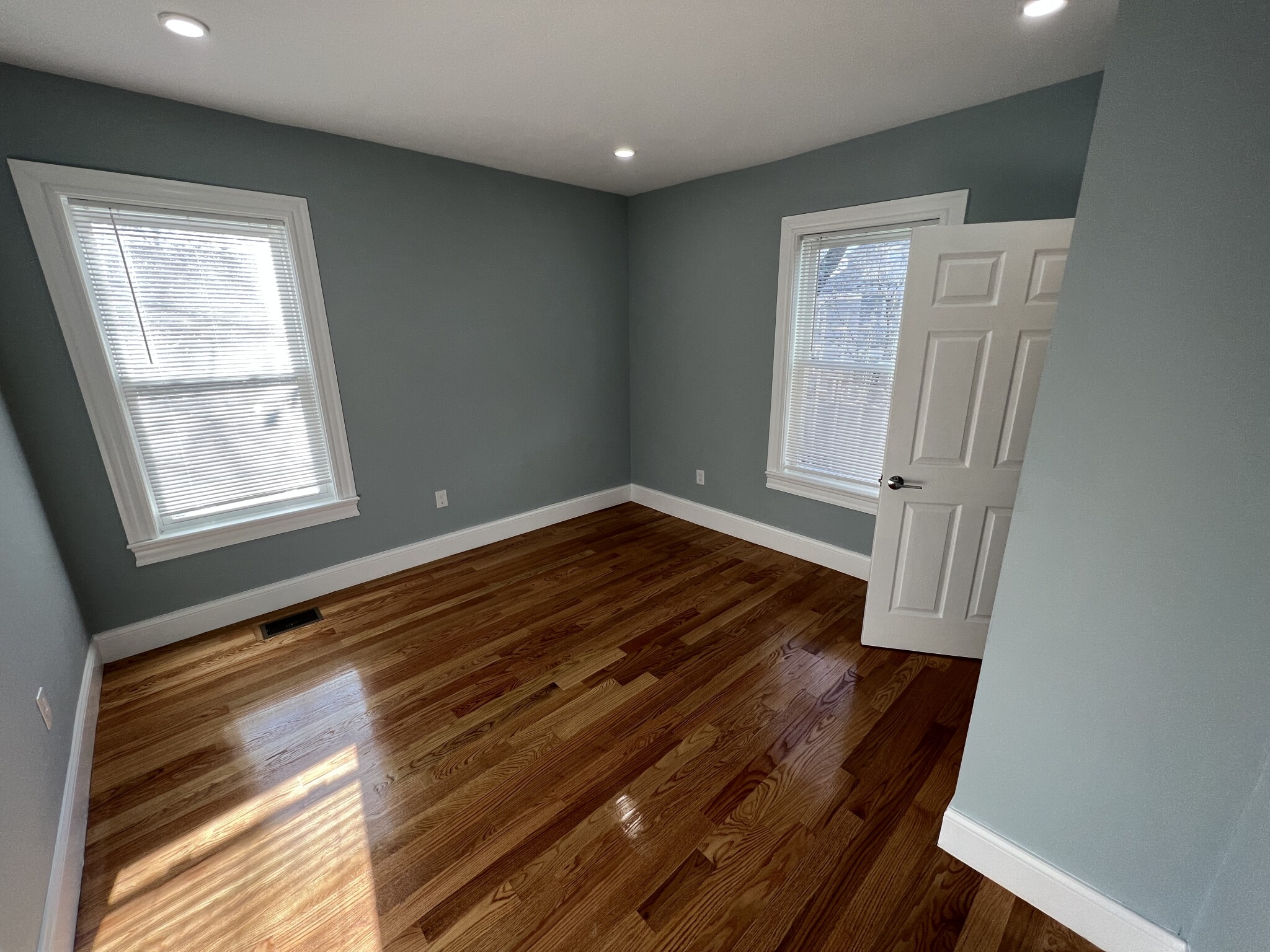 372 Oxford St, Porter Square