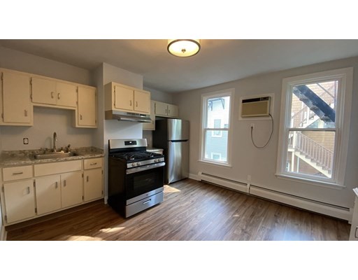 479 Sumner St, East Boston