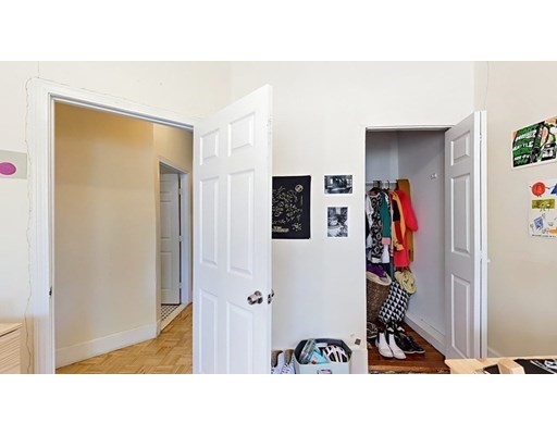 17 Chilcott Pl, Jamaica Plain