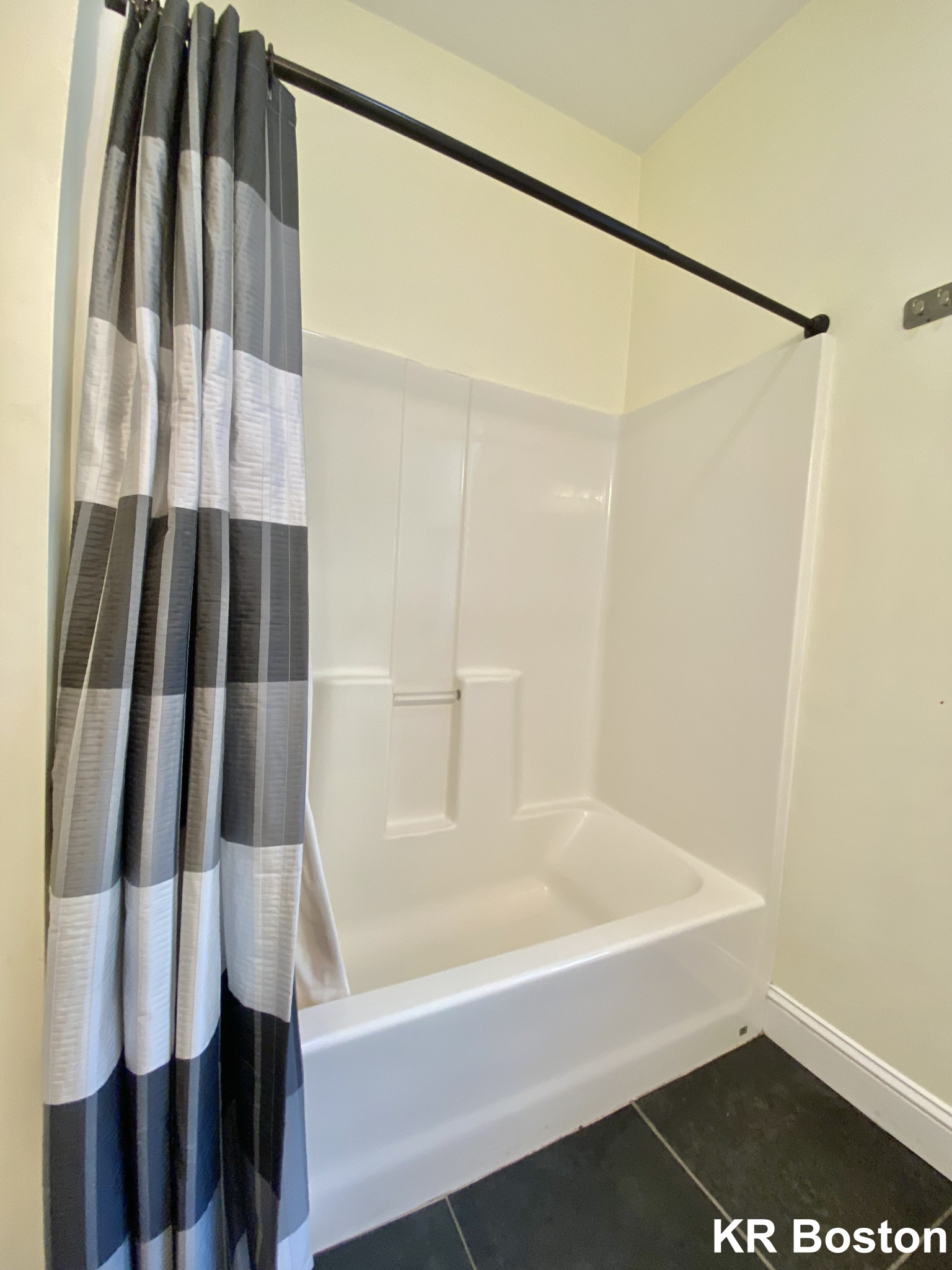 2 Wadsworth St, Allston