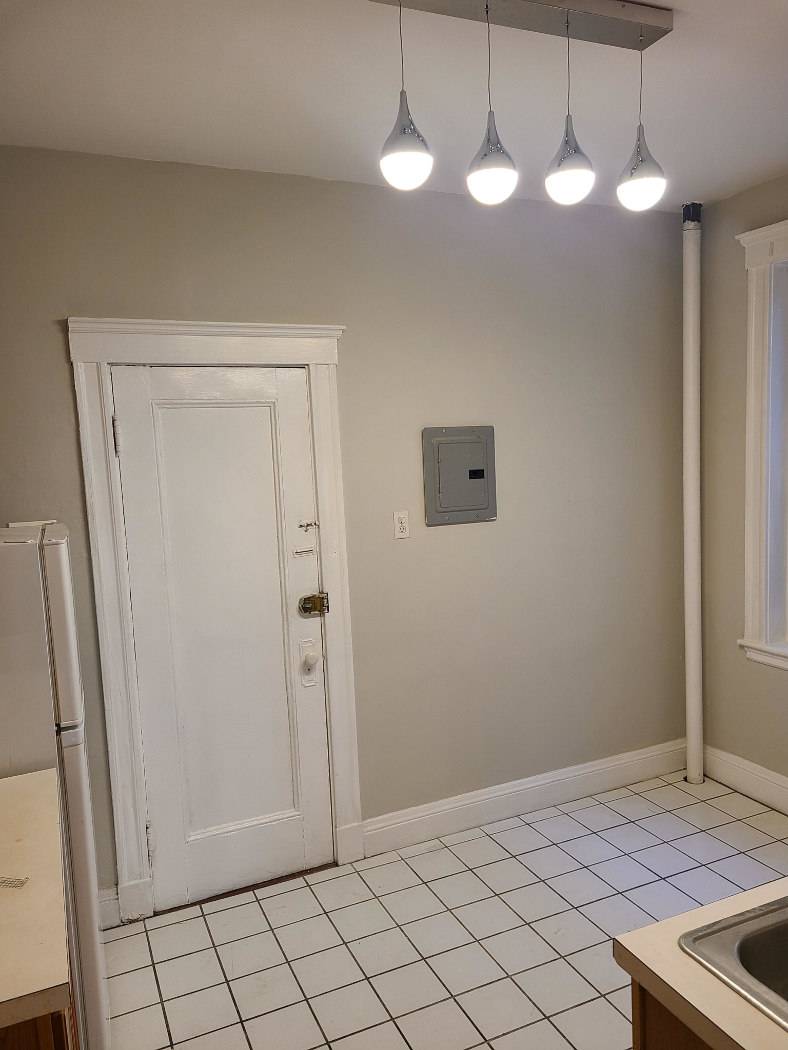 325 Summit Ave, Brighton