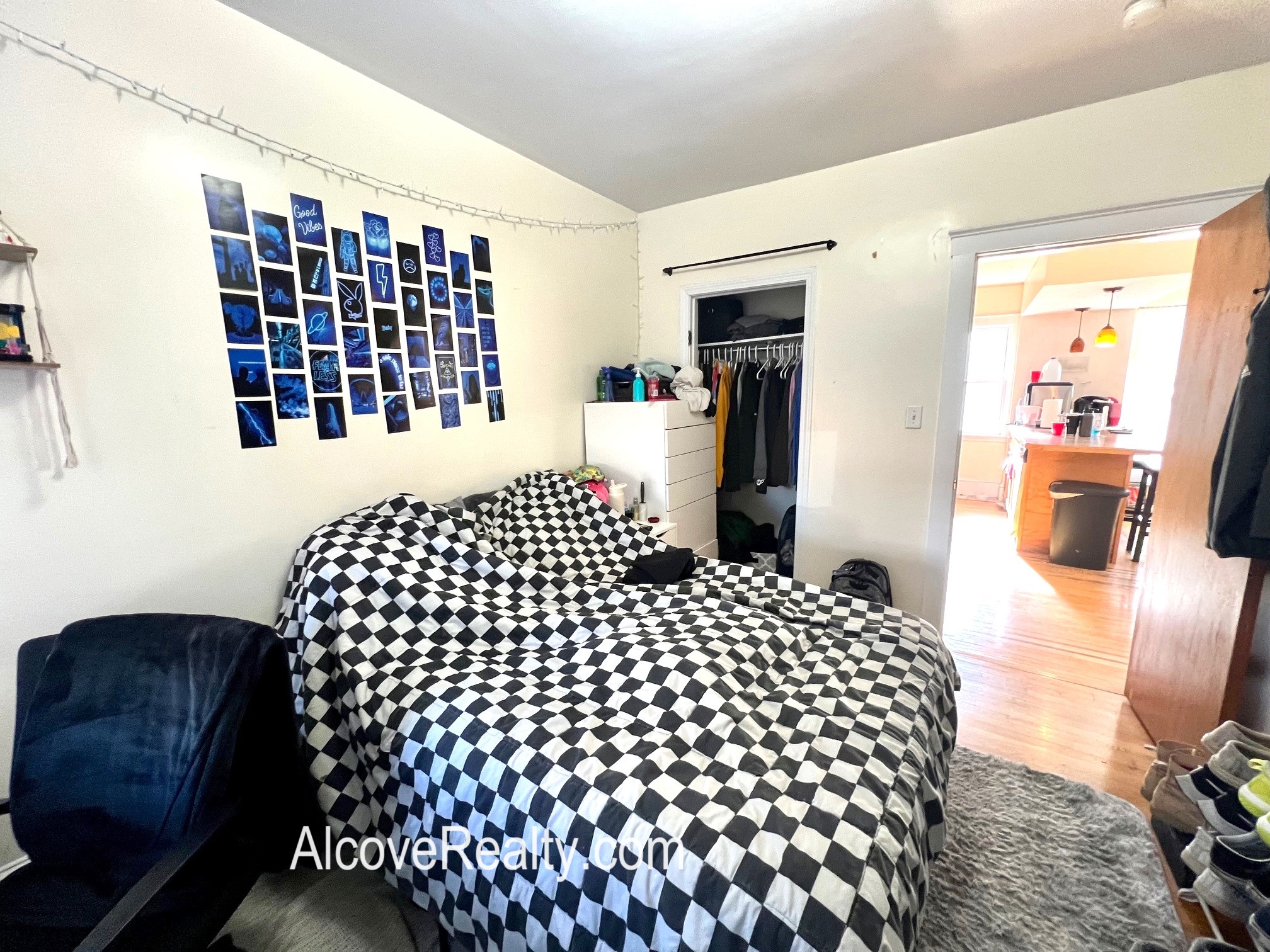 28 Cherry St, Davis Square