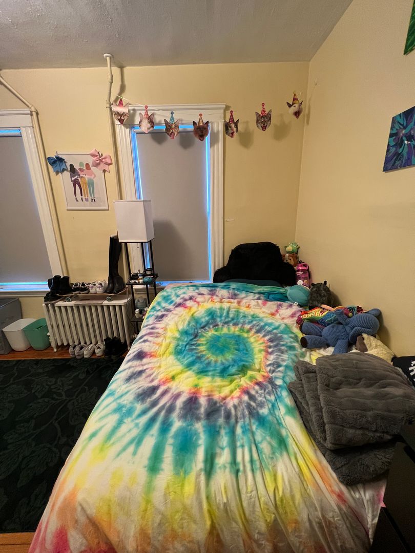 17 Dow St, West Somerville