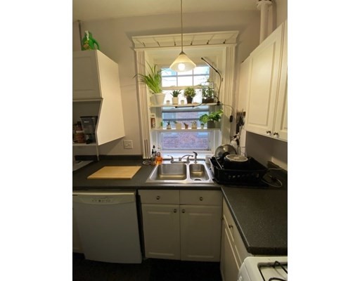 31 Queensberry St, Fenway