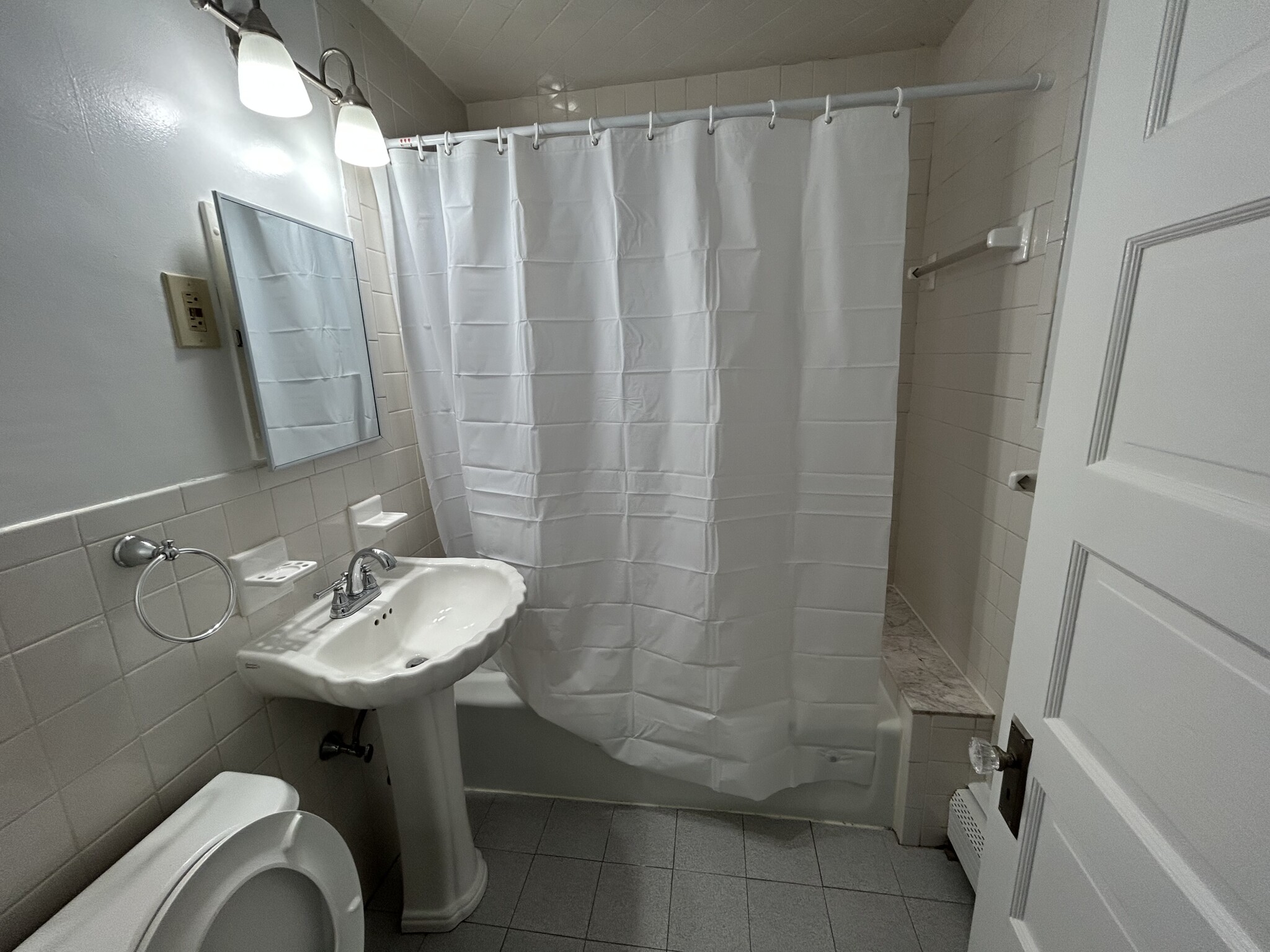 86 Medford St, Medford