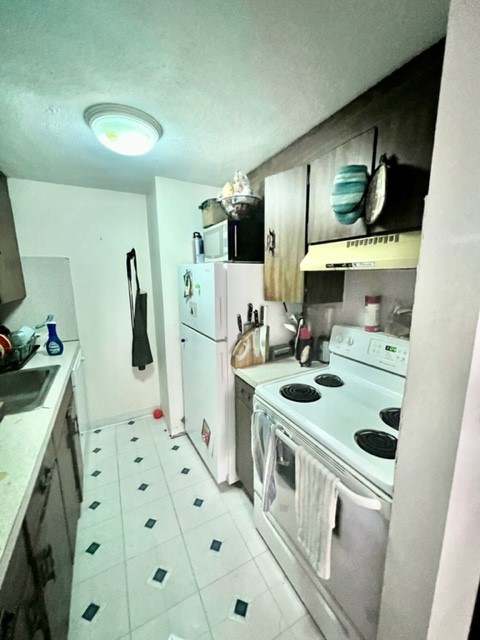 386 Commercial St, North End