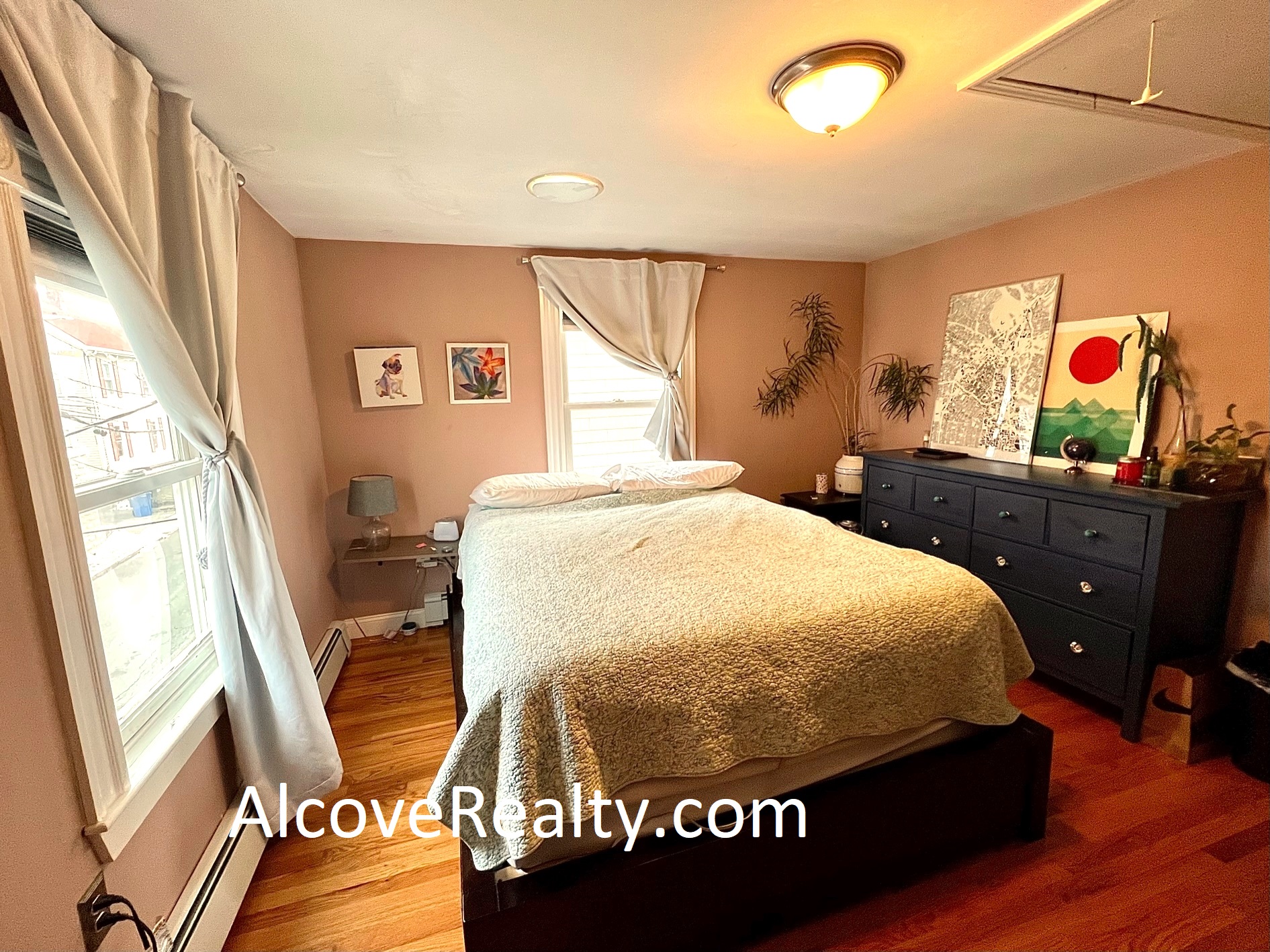 12 Fiske Ave, Magoun Square