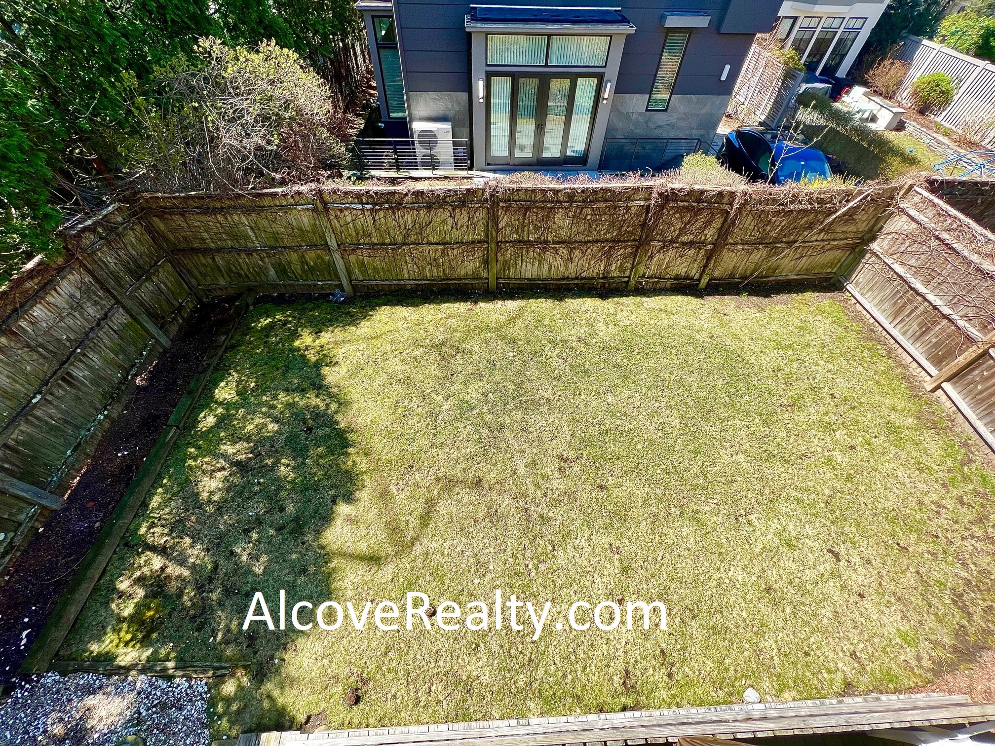 2 Walker Ct, Harvard Square