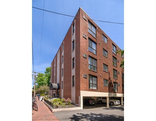 16 Trowbridge St, Harvard Square