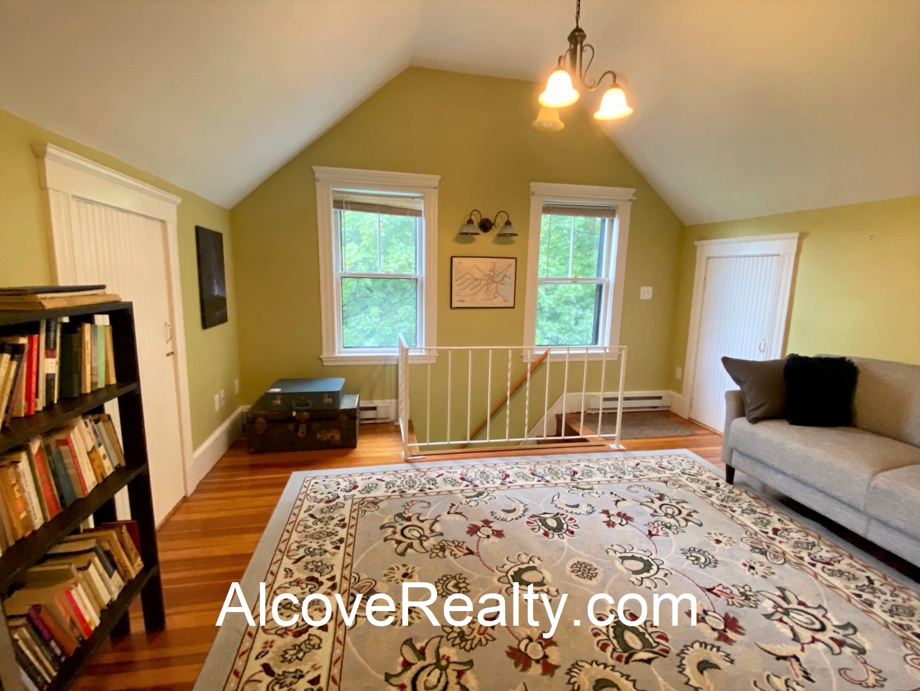 72 Powder House Boulevard, Tufts