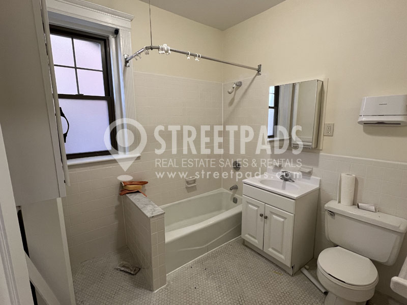 111 Saint Paul St, Coolidge Corner