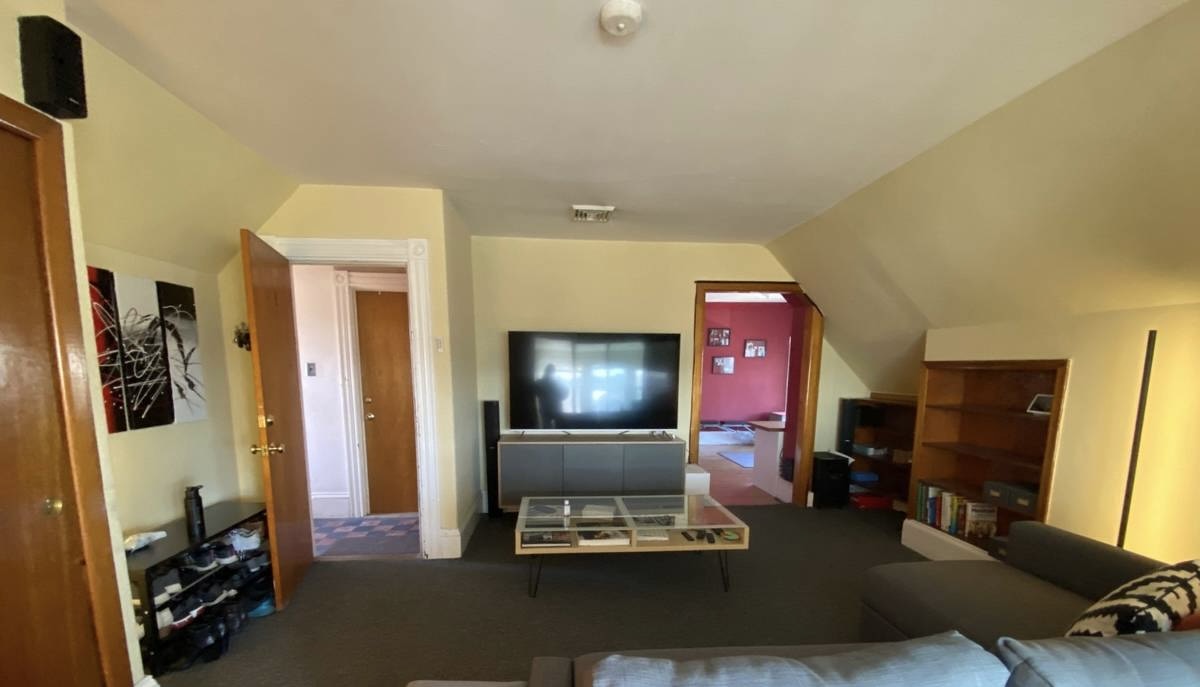 547 Broadway, Ball Square