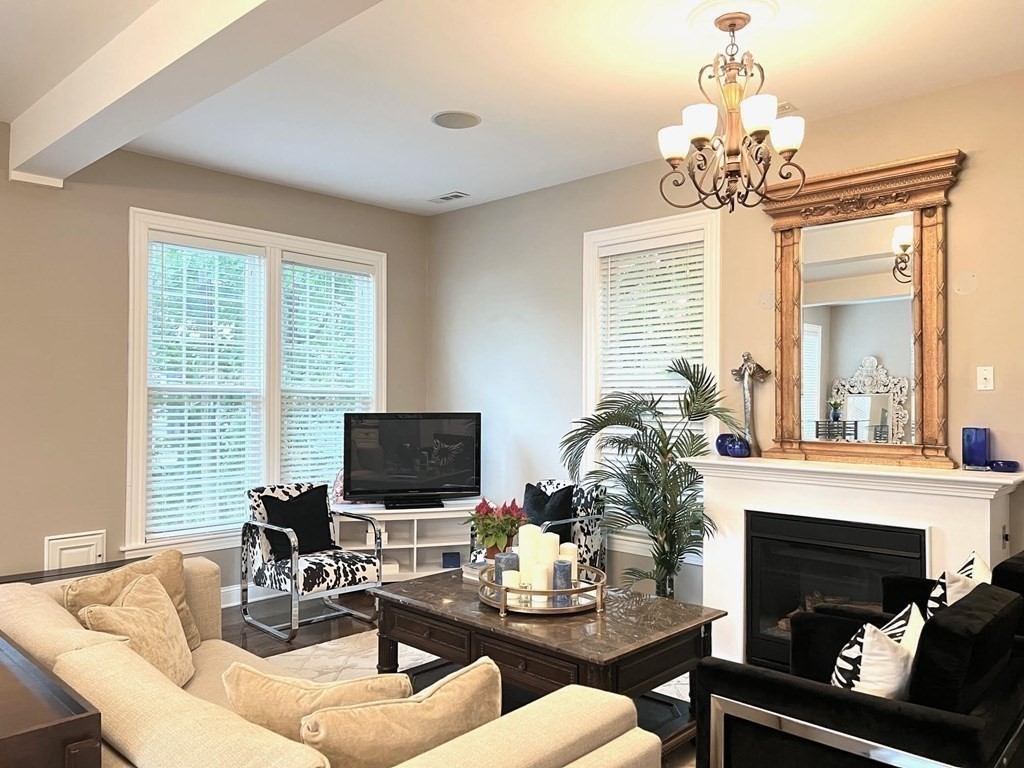 826 Watertown St, Newton