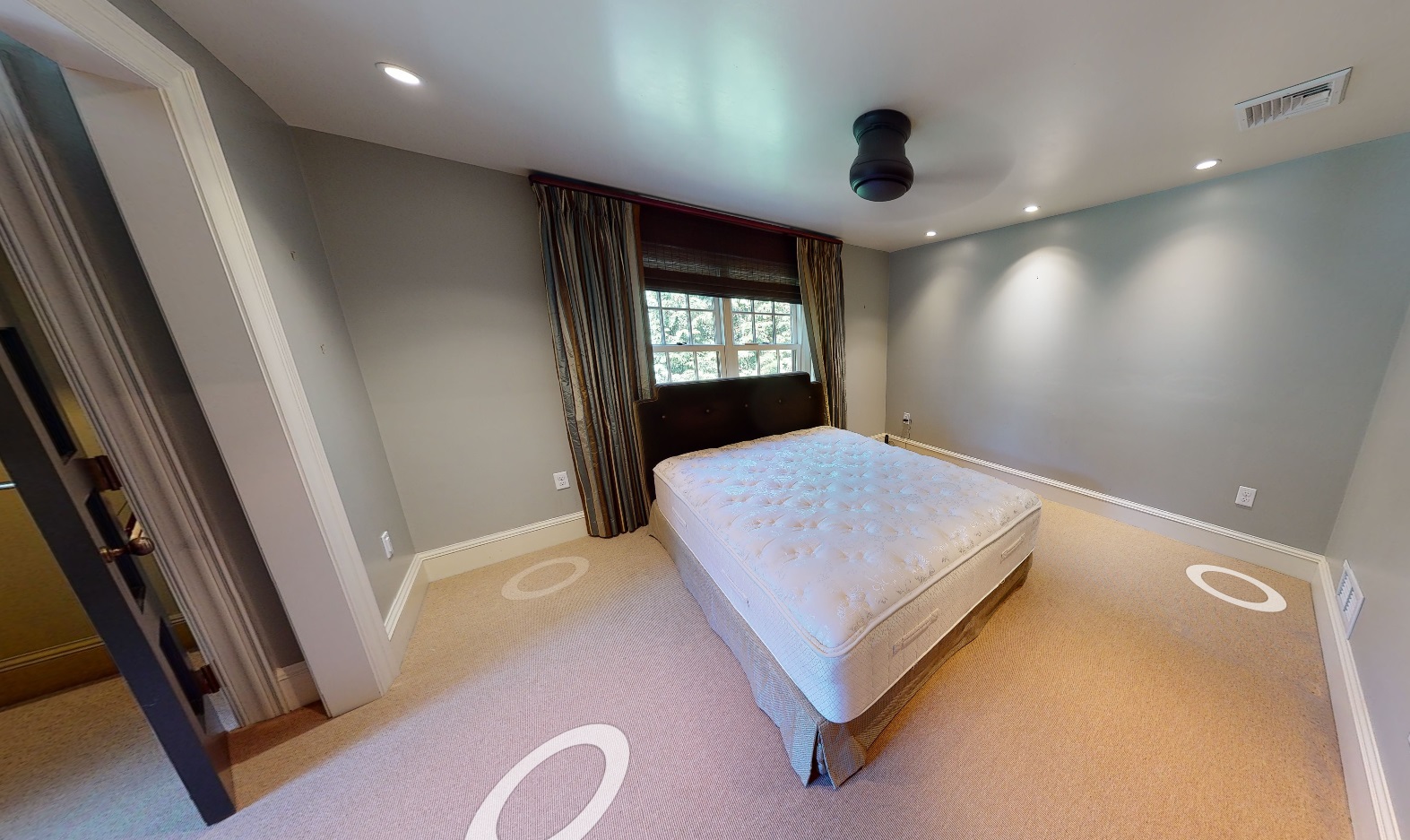 9 Foster Pl, West Cambridge