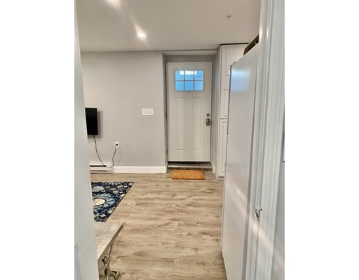 726 Metropolitan Ave, Hyde Park