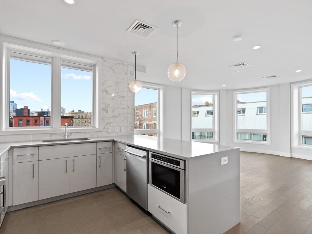 50 Symphony Rd, Fenway