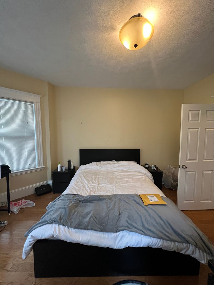 121 Liberty Rd, Davis Square