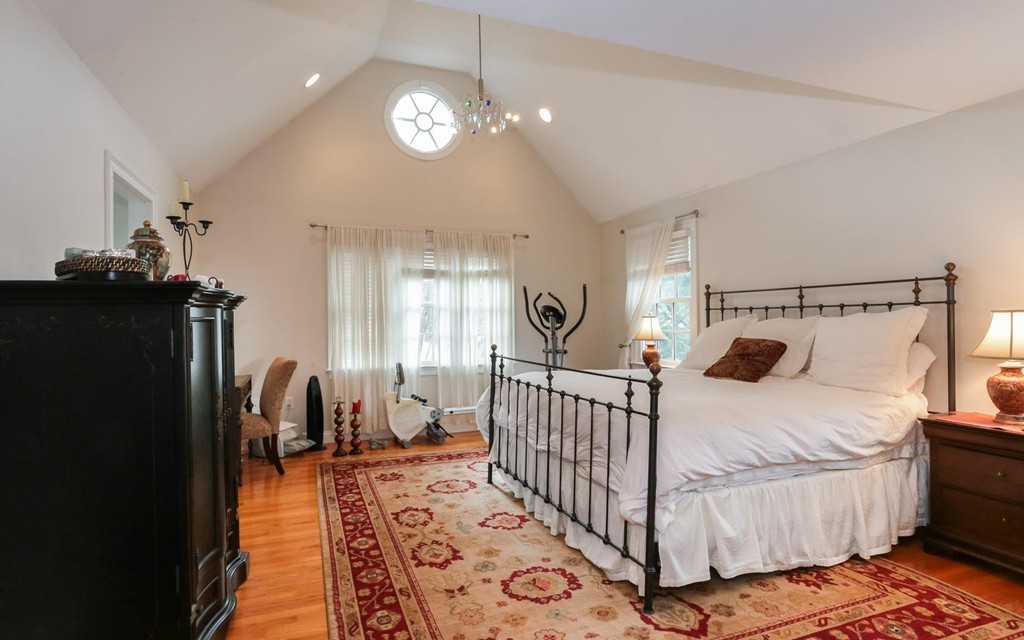 65 Blake St, Newtonville