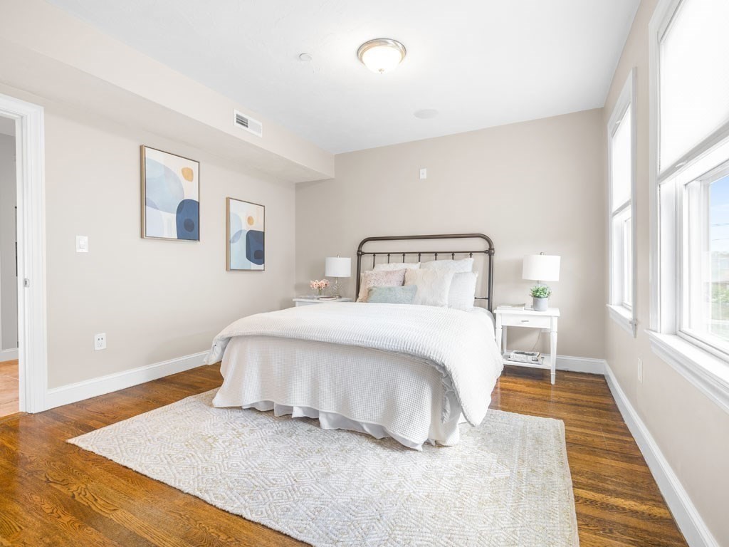 913 Boylston St, Allston