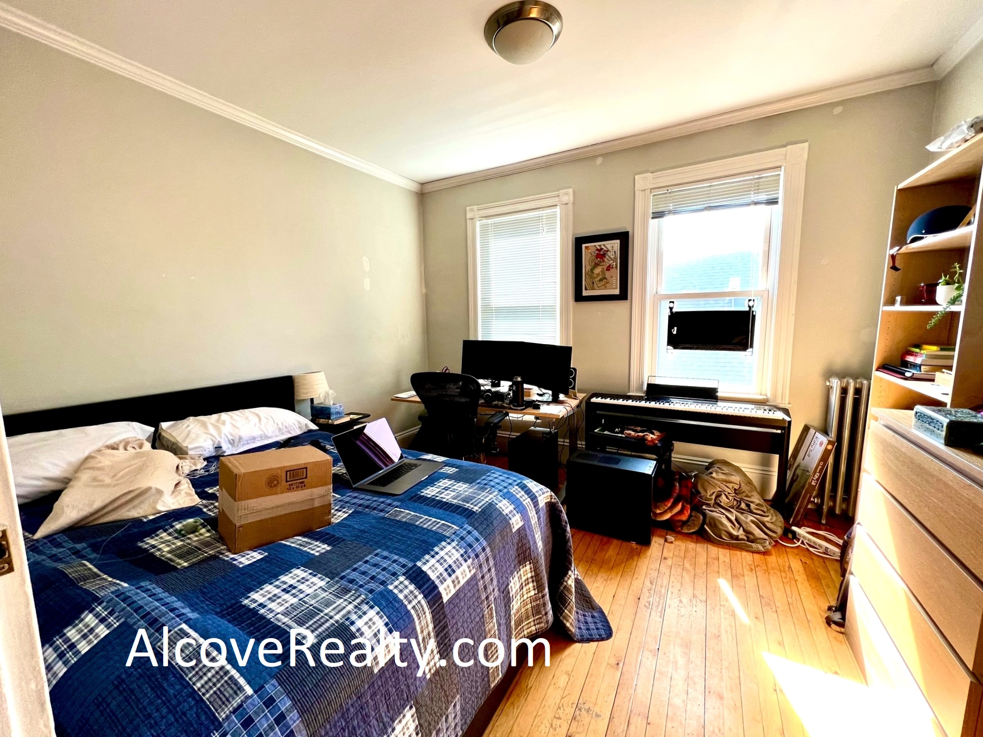 15 Farragut Ave, Teele Square